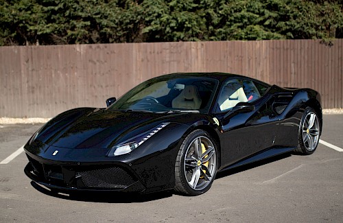2016/66 Ferrari 488GTB 6...