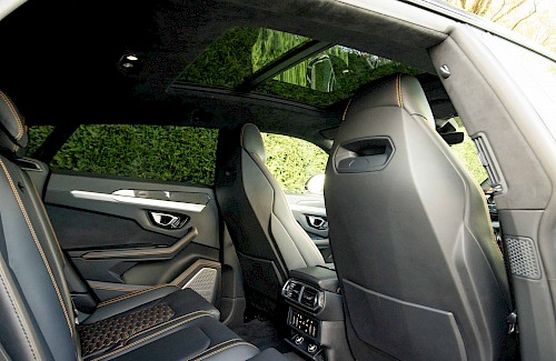 2020/20 Lamborghini Urus 33...