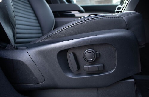 2020/20 Land Rover Discovery HSE SD6 Commercial 29...
