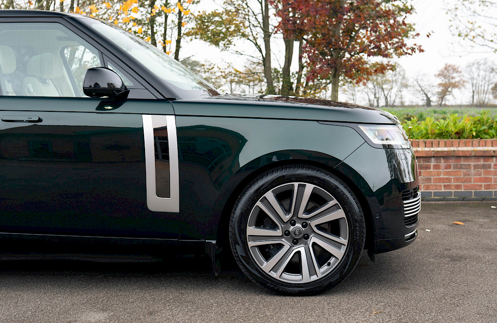 2024/73 Range Rover SV Autobiography P550E 16