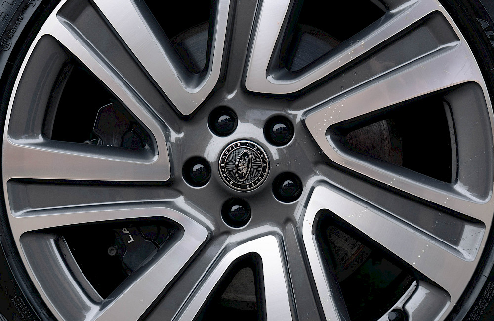 2024/73 Range Rover SV Autobiography P550E 30