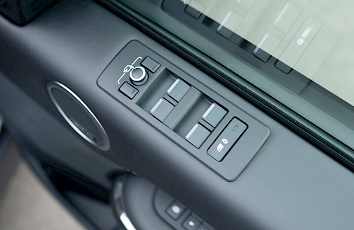 2019/19 Land Rover Discovery HSE Luxury SDV6 38...