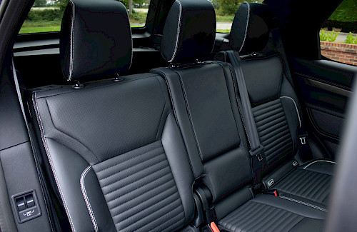 2019/19 Land Rover Discovery HSE Luxury SDV6 27...