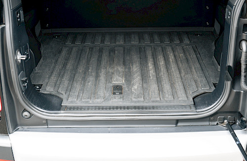 Land Rover Defender 90 D200 Hard Top Commercial 27...