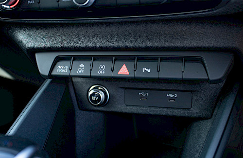 2021/71 Audi A1 35 TFSI Black Edition S-Tronic 40...