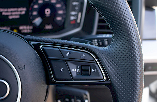 2021/71 Audi A1 35 TFSI Black Edition S-Tronic 46...