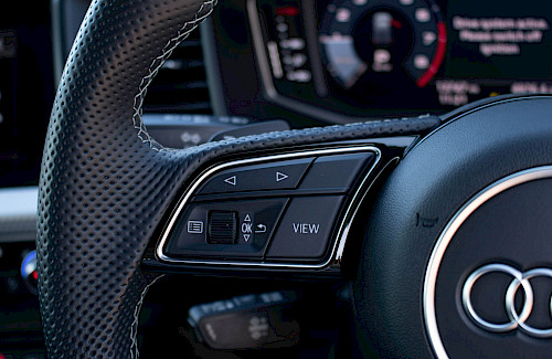 2021/71 Audi A1 35 TFSI Black Edition S-Tronic 47...