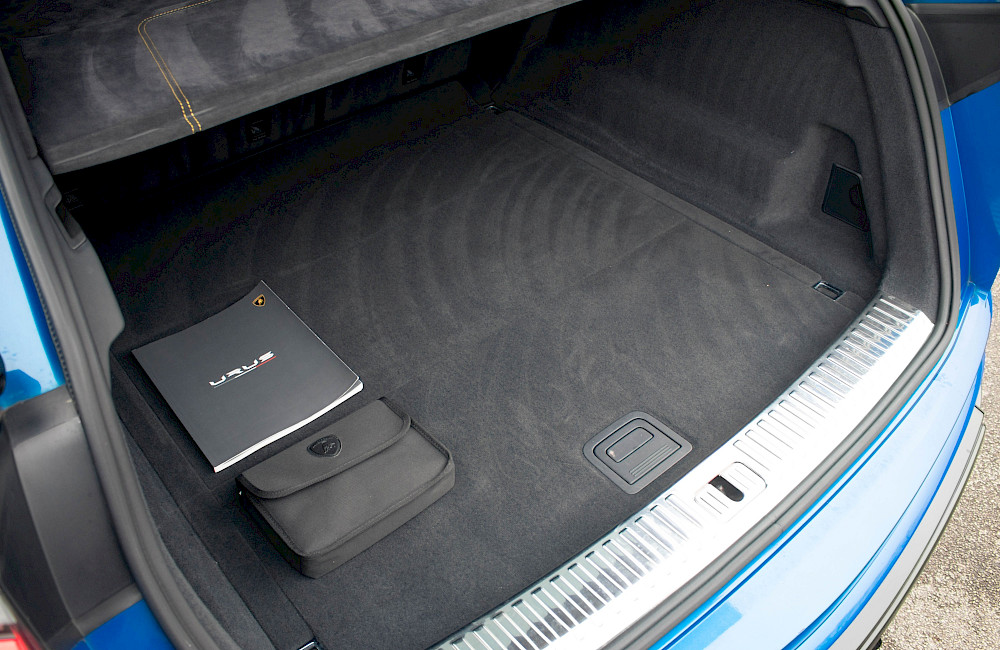 2018/68 Lamborghini Urus 53