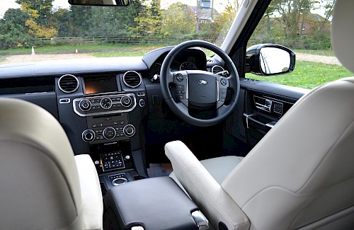 Land Rover Discover HSE Luxury 3.0 SDV6 5...