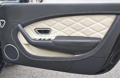 2013/13 Bentley GTC 4.0 V8 Milliner Driving specification 17...