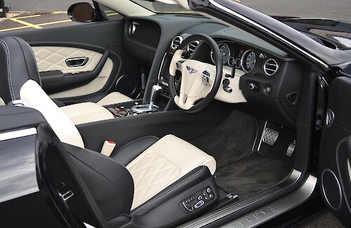 2013/13 Bentley GTC 4.0 V8 Milliner Driving specification 15...