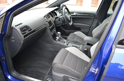 2016/16 VW Golf R DSG 5 Door 14...