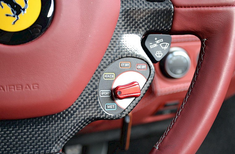 2012/61 Ferrari 458 Italia 32