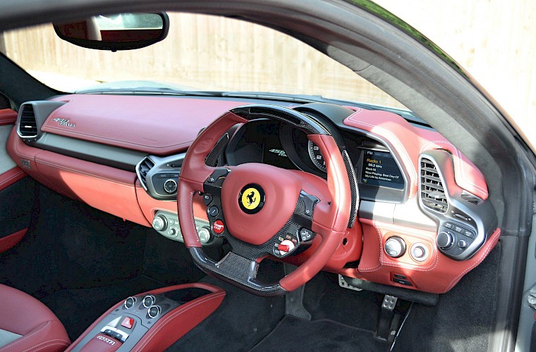 2012/61 Ferrari 458 Italia 24