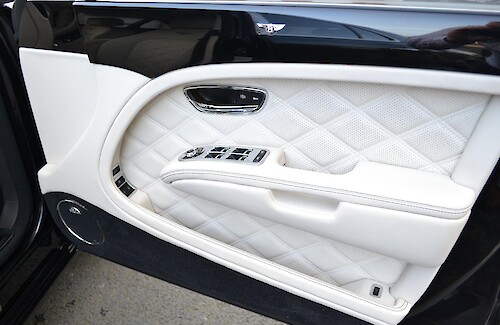 2014/63 Bentley Mulsanne Mulliner Driving specification 23...