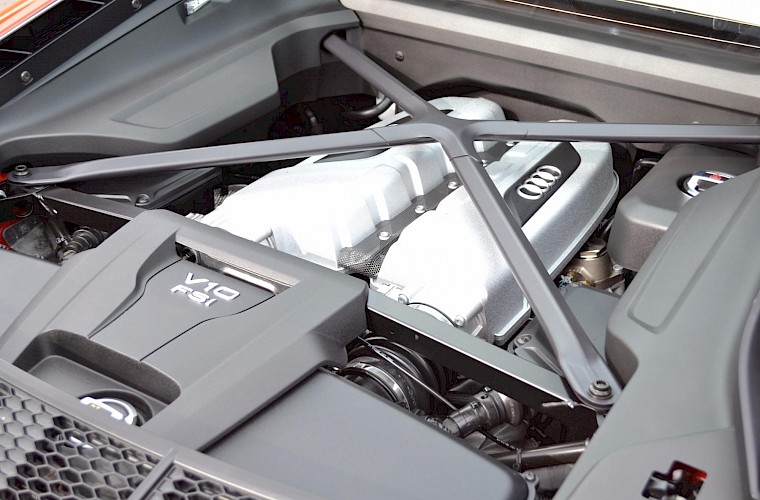 2016/16 Audi R8 V10 Plus 5.2 V10 610ps S-Tronic 21