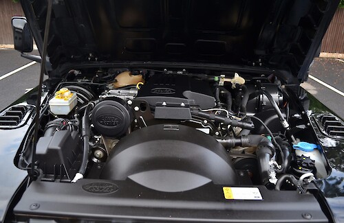 2014/64 Land Rover Defender 110 XS Utility URBAN Nurburg Edition 20...