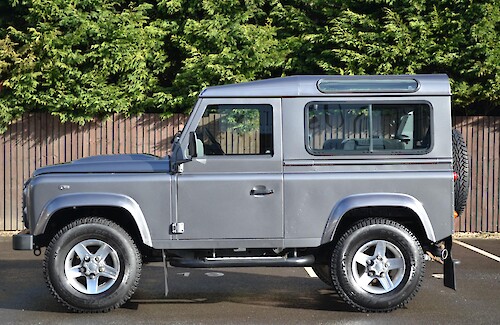 2014/14 Land Rover Defender 2.2TDCI XS Station Wagon 9...