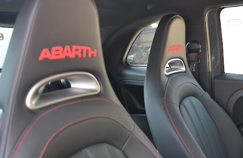 2017/17 Abarth 695 XSR Yamaha Limited Edition no.223 of 695 34...