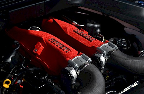 2016/16 Ferrari California T 19...