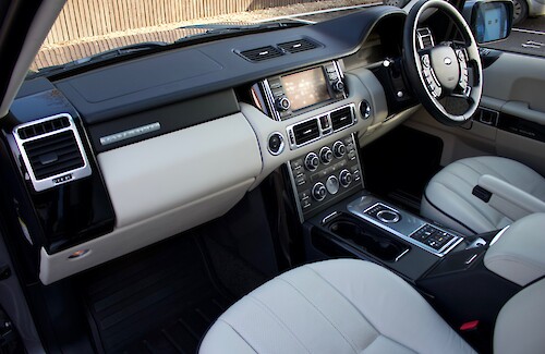 2012/12 Range Rover Westminster TDV8 24...