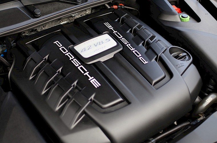 2014/64 Porsche Cayenne V8 S Diesel 23