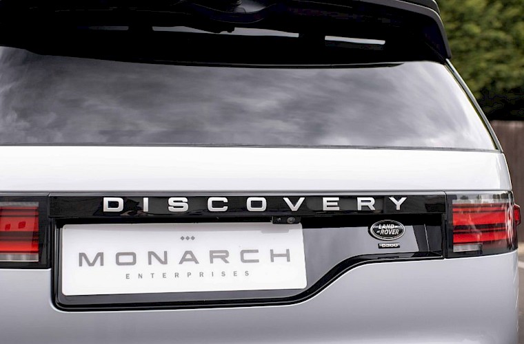 2021/21 Land Rover Discovery SE D300 Commercial 24