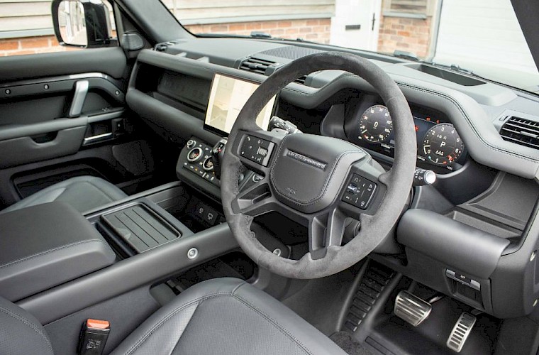 2022/22 Land Rover Defender 110 V8 Carpathian Edition 31