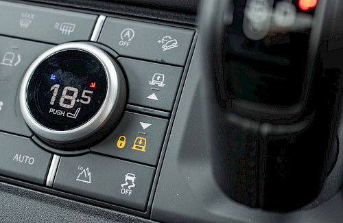 2022/22 Land Rover Defender 110 V8 Carpathian Edition 49...