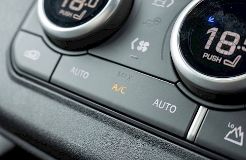 2022/22 Land Rover Defender 110 V8 Carpathian Edition 50...