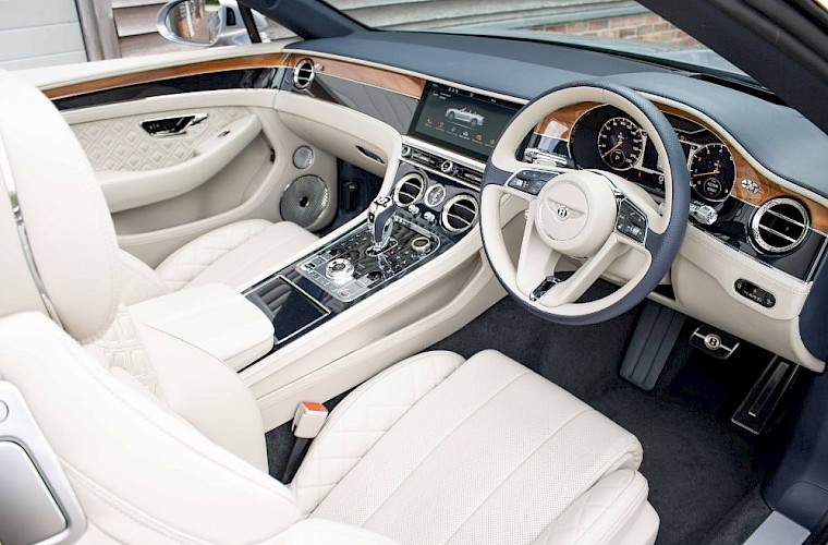 2021/70 Bentley Continental GTC 22