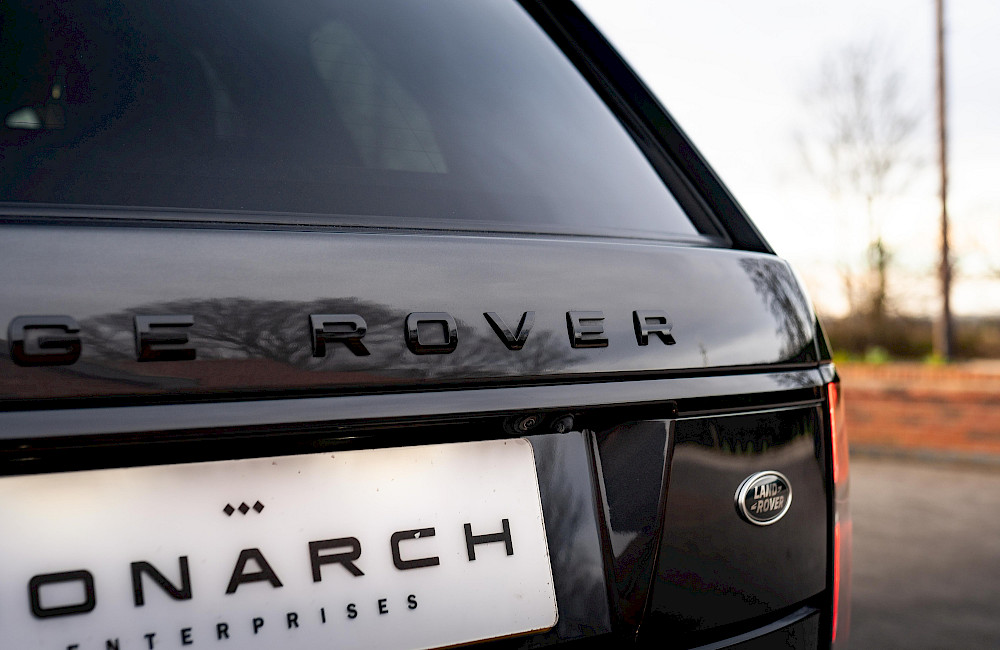 2020/70 Range Rover Westminster Black D300 28