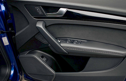 2021/71 Audi Q5 40 TDI Edition 1 63...