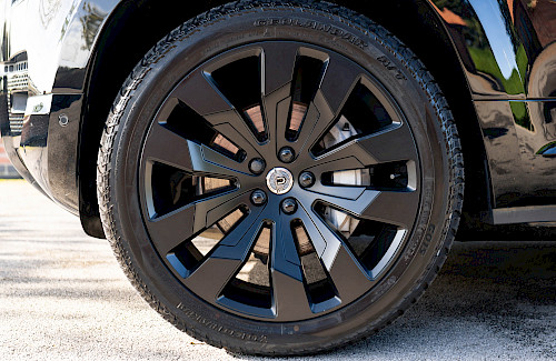2023/23 Land Rover Defender 110 D300 HSE X-Dynamic with Urban Extras 22...