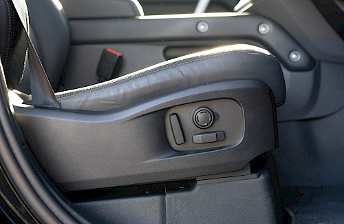 2023/23 Land Rover Defender 110 D300 HSE X-Dynamic with Urban Extras 69...