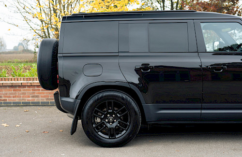 2023/72 Land Rover Defender 110 D250 SE Commercial 15...