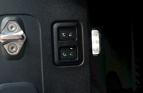 2021/71 Land Rover Defender URBAN 90 V8 Carpathian Edition 84...