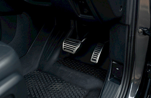 2021/71 Land Rover Defender URBAN 90 V8 Carpathian Edition 82...