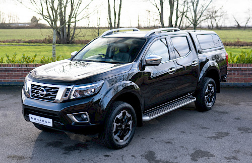 2021/71 Nissan Navara Tekna 2.3 DCI Black 3...