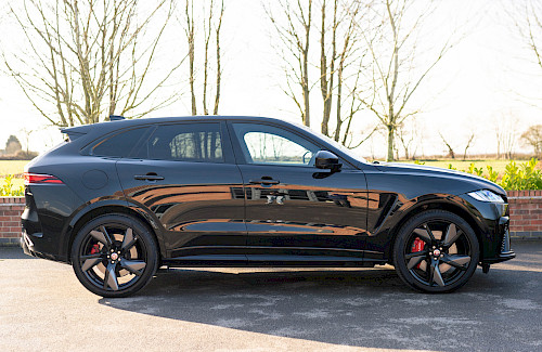 2022/22 Jaguar F-Pace SVR 18...