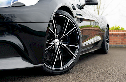 2013/13 Aston Martin Vanquish Touchtronic II V12 30...