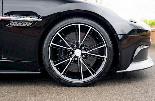 2013/13 Aston Martin Vanquish Touchtronic II V12 32...