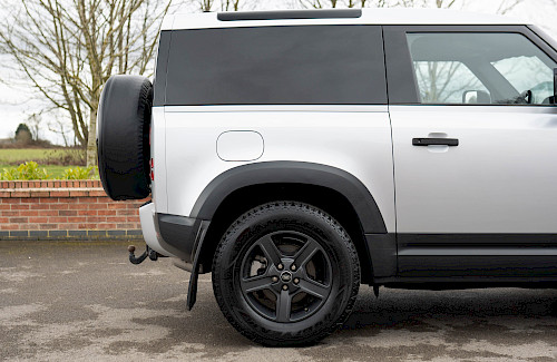 2021/21 Land Rover Defender 90 D200 Hard Top 10...