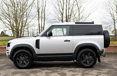 2021/21 Land Rover Defender 90 D200 Hard Top 12...