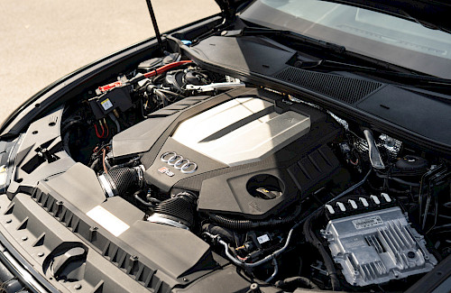 2020/70 Audi RS6 Avant Carbon Black 38...
