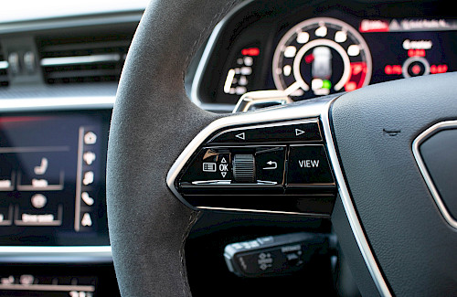 2020/70 Audi RS6 Avant Carbon Black 64...