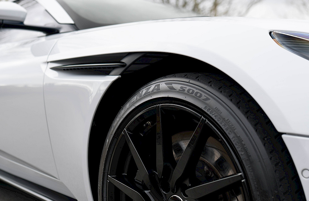 2020/20 Aston Martin DB11 AMR V12 19