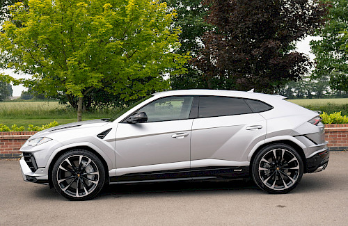 2023/23 Lamborghini Urus S 17...