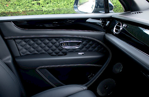 2022/72 Bentley Bentayga V6 Hybrid 83...