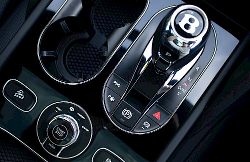 2022/72 Bentley Bentayga V6 Hybrid 69...